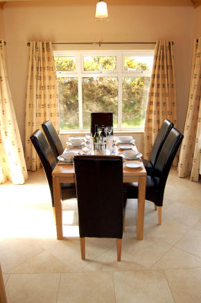 Conservatory style dining