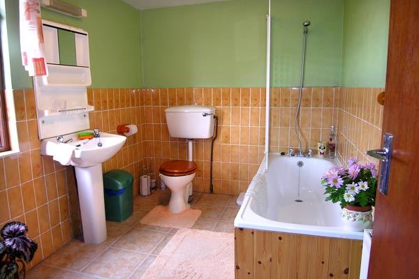 Bathroom - Drimlaught Cottage, Donegal Town, Donegal, Ireland