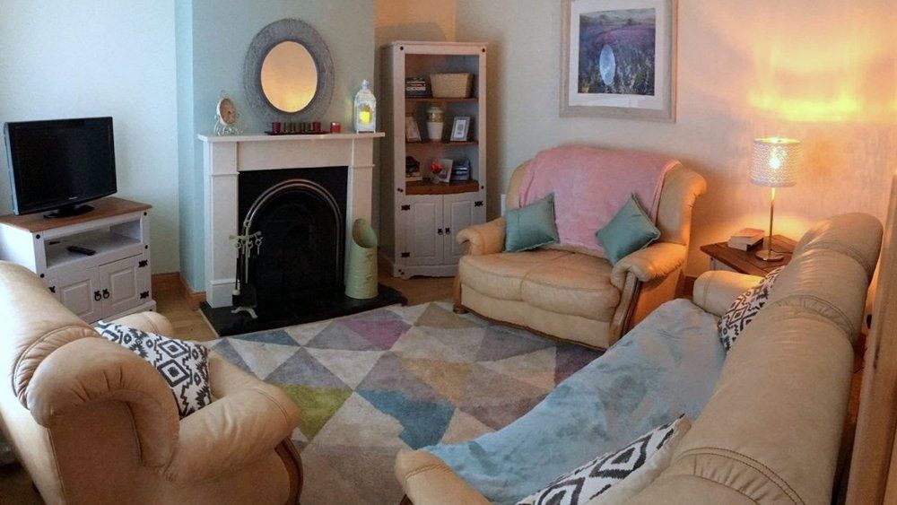 The tastefully furnished and decorated living room