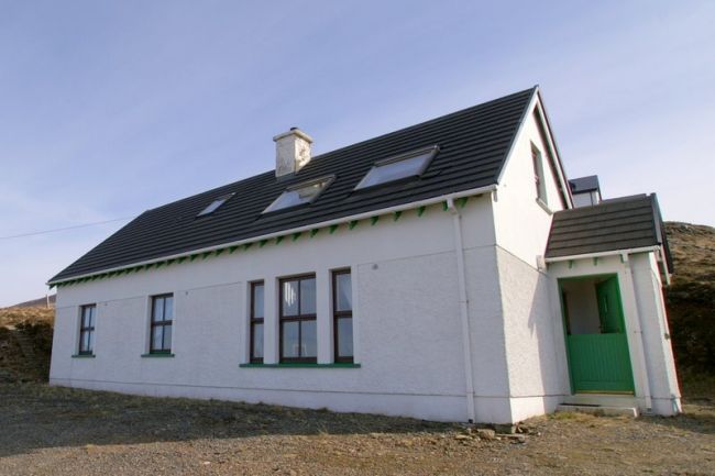 There are 4 bedrooms to sleep 7 people comfortably
