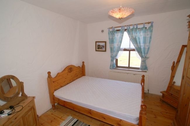 Double bedroom - ground floor- sea views