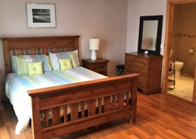 Beach Townhouse Downings - double ensuite bedroom