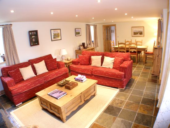 Georges_Cottage-Narin-Livingroom