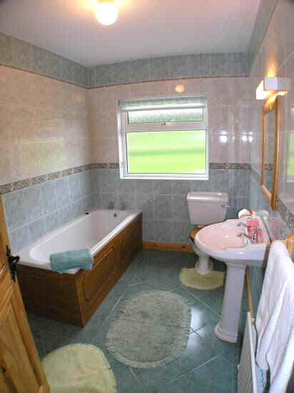 spacious bathroom of Errigal Holiday Cottage, Ramelton